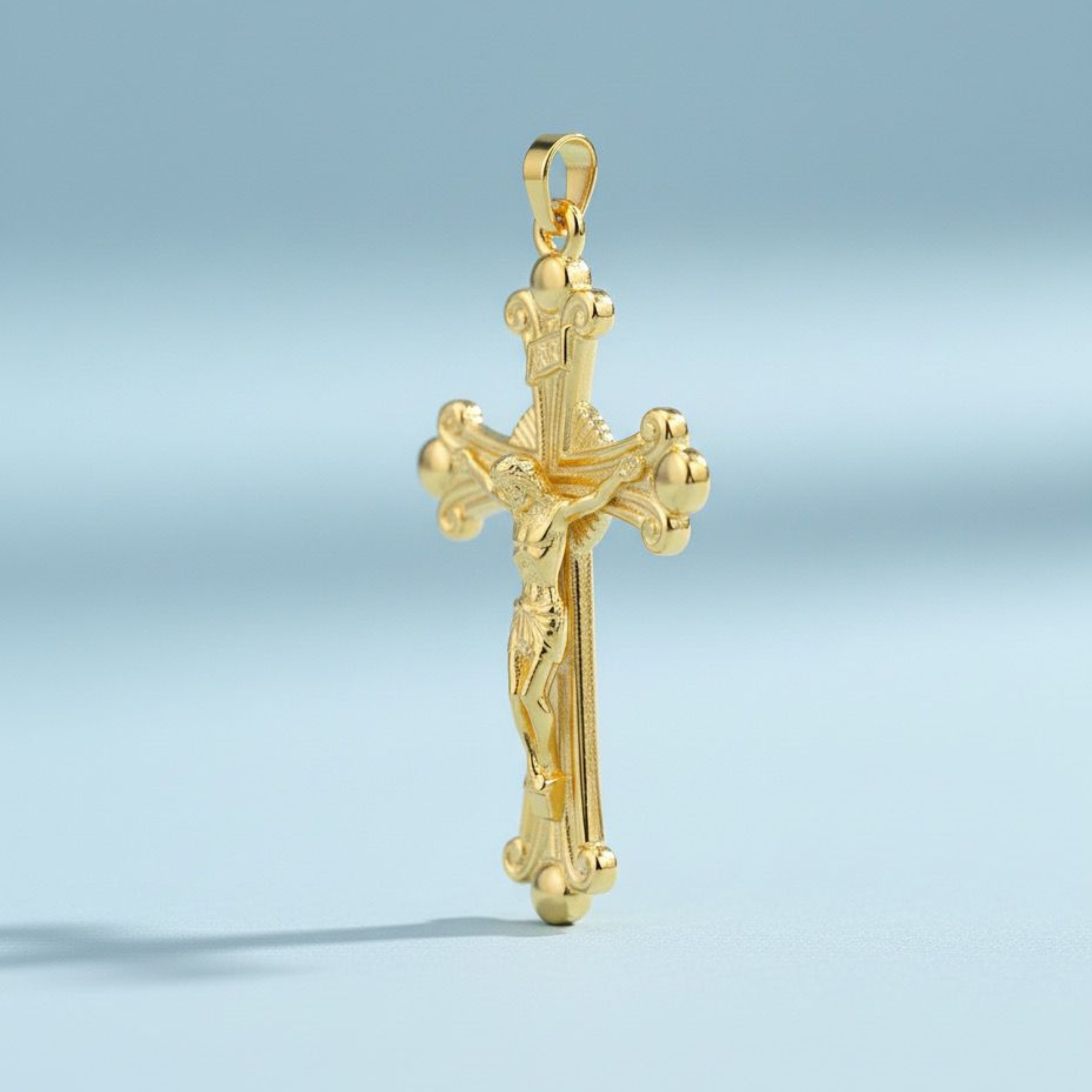 Cross-Pendant-Gold